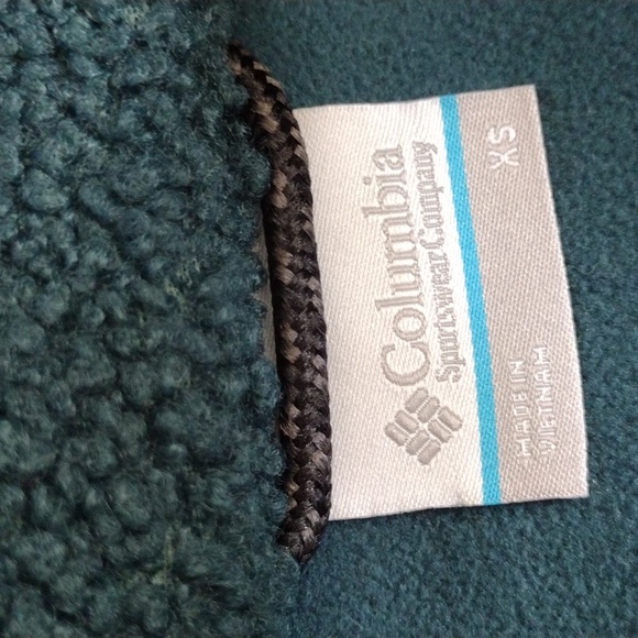 Columbia fleece jacket. - Picture 3 of 10